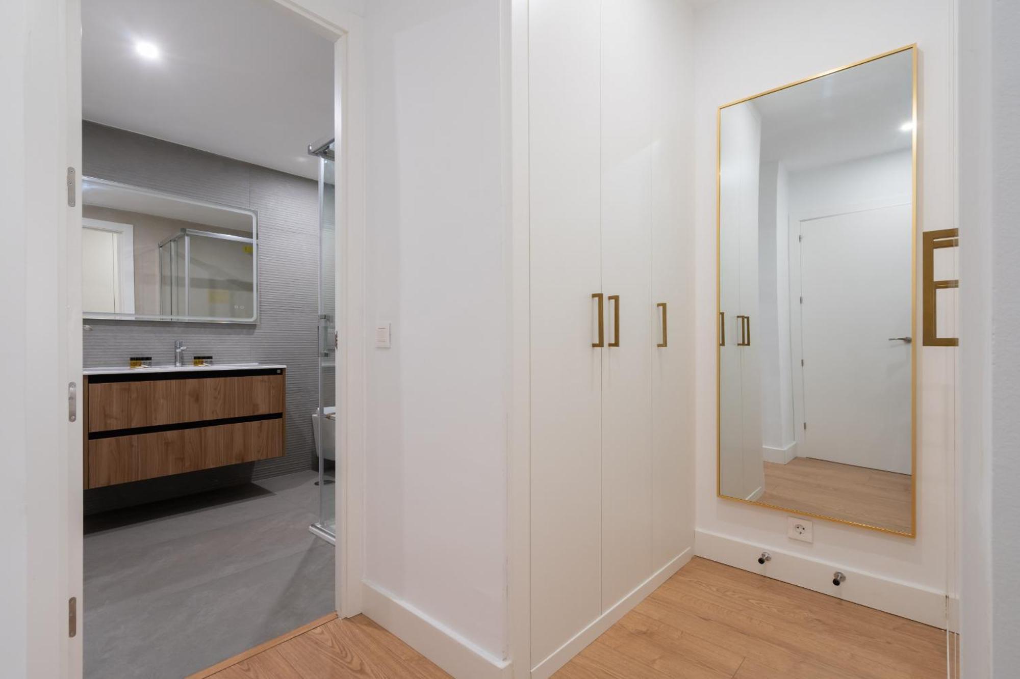 Apartamento Reformado En La Gran Via Alquiler Temporal มาดริด ภายนอก รูปภาพ
