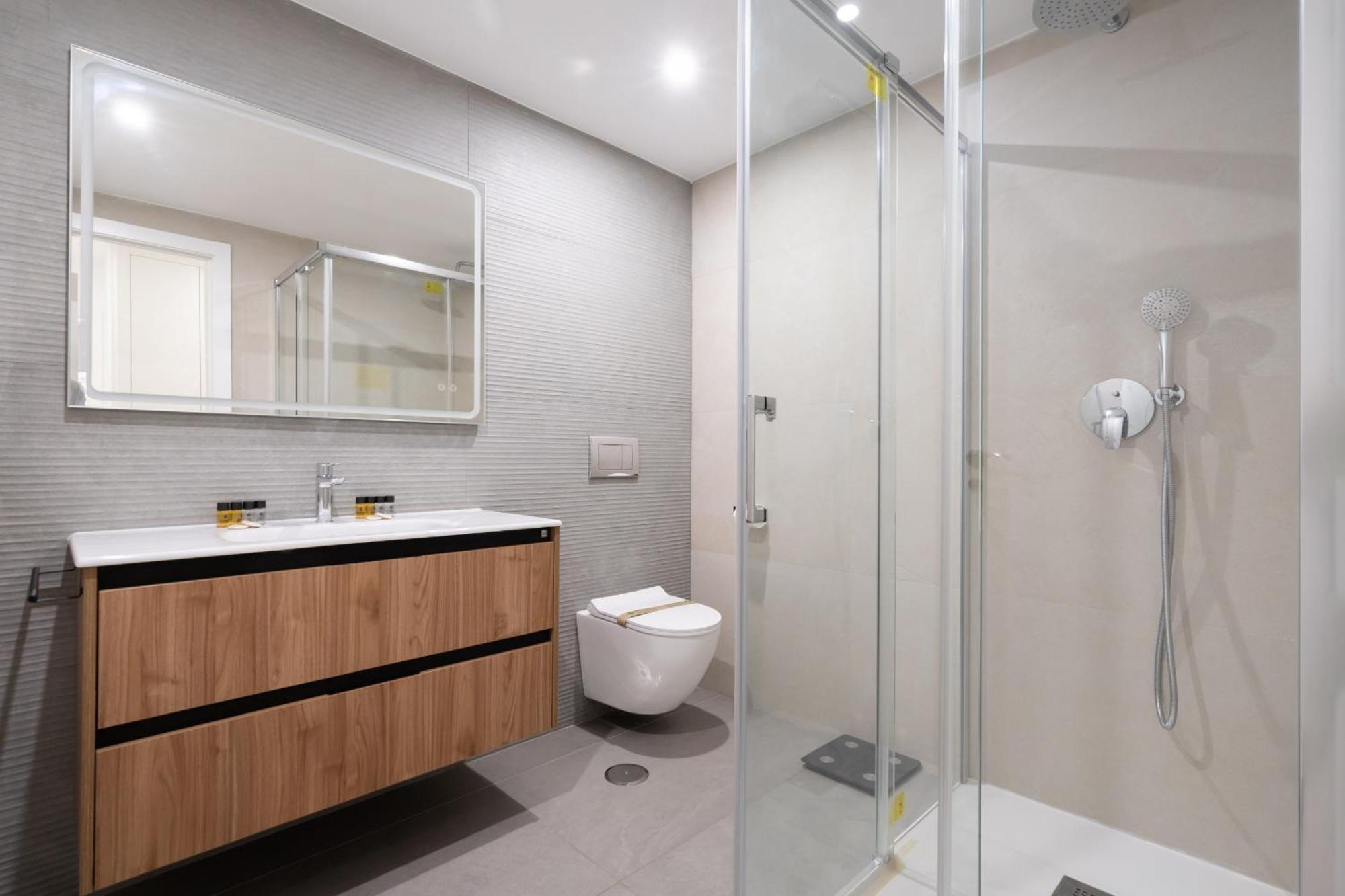 Apartamento Reformado En La Gran Via Alquiler Temporal มาดริด ภายนอก รูปภาพ